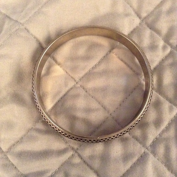 Simple Bangle Bracelet - Picture 3 of 4